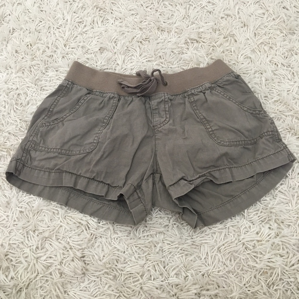 Old Navy taupe shorts, XS